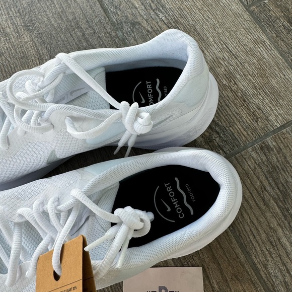 Brand New Nike Revolution 7 “White” Men's Running Shoes - Picture 7 of 12